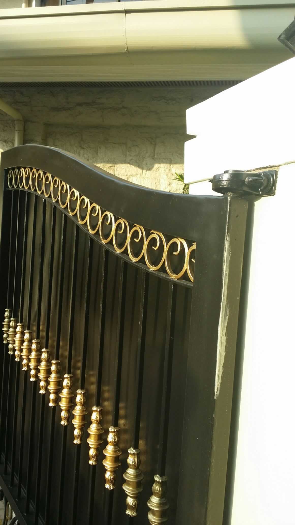 Pedestrian Steel Gate Glass Railings Philippines, Glass Railing